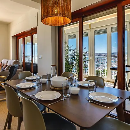 Appartement Port Views With Ac And Wifi *