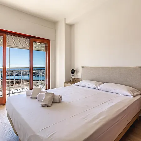 Appartement Port Views With Ac And Wifi *