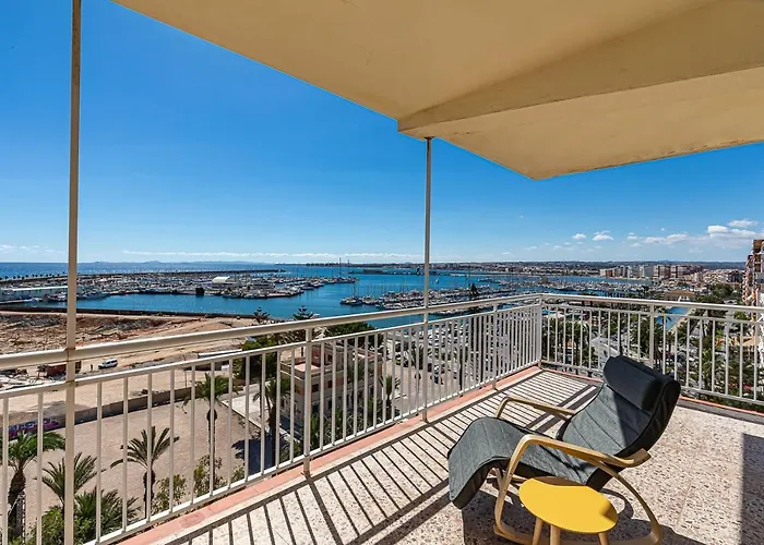 Port Views With Ac And Wifi Torrevieja